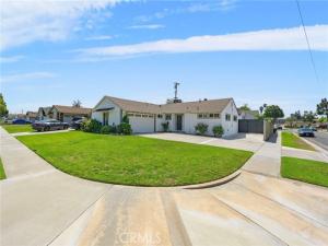 MLS #OC25237856 image #0