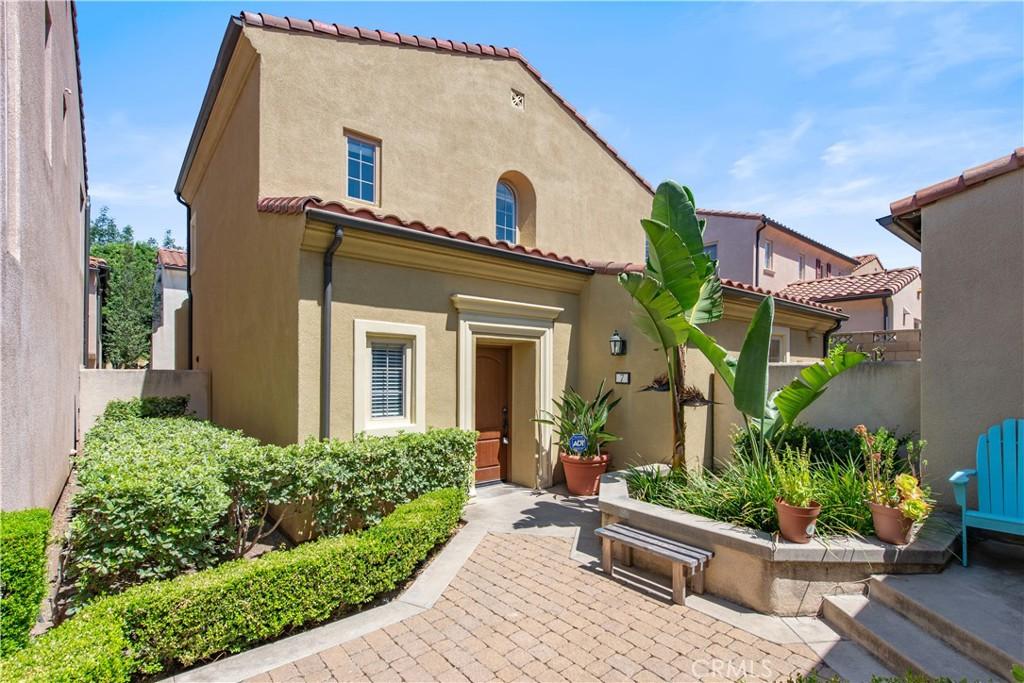 MLS #OC25237919 image #0