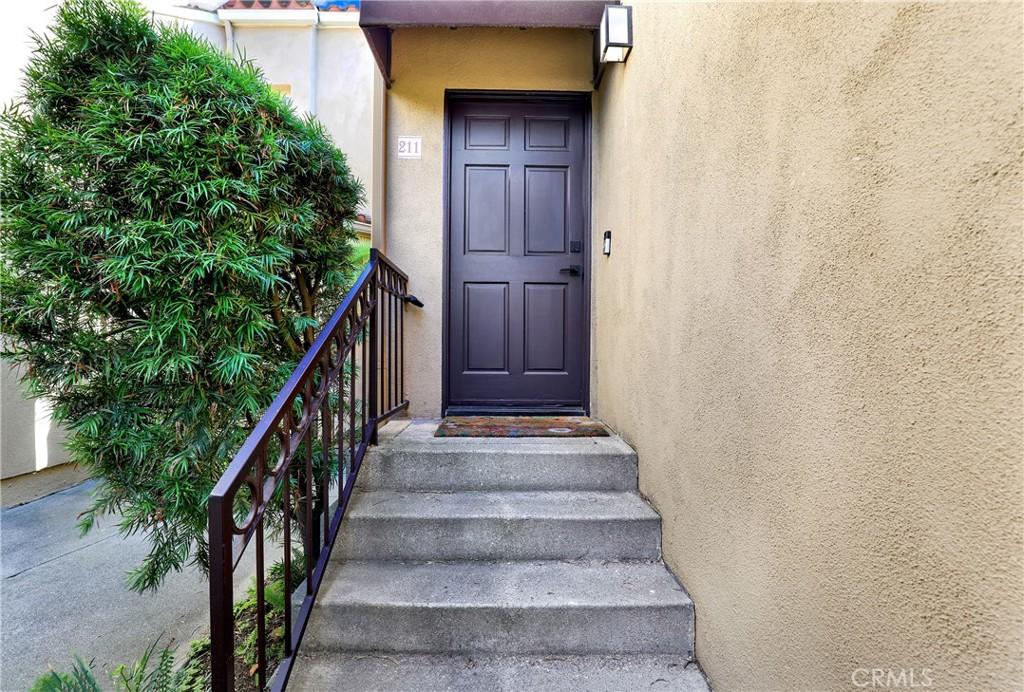 MLS #OC25237923 image #0