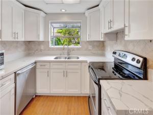 MLS #OC25237972 image #0