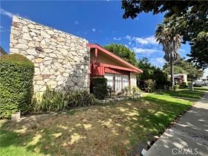 MLS #OC25238031 image #0