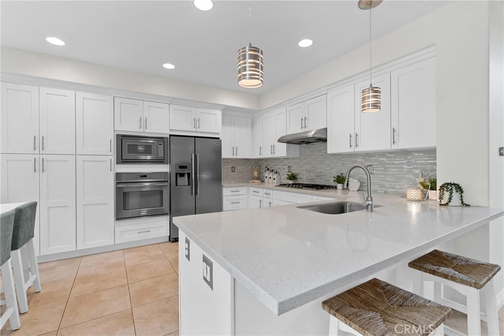 MLS #OC25238188 image #0