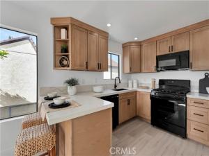 MLS #OC25238309 image #0