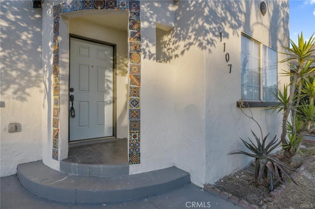 MLS #OC25238332 image #0