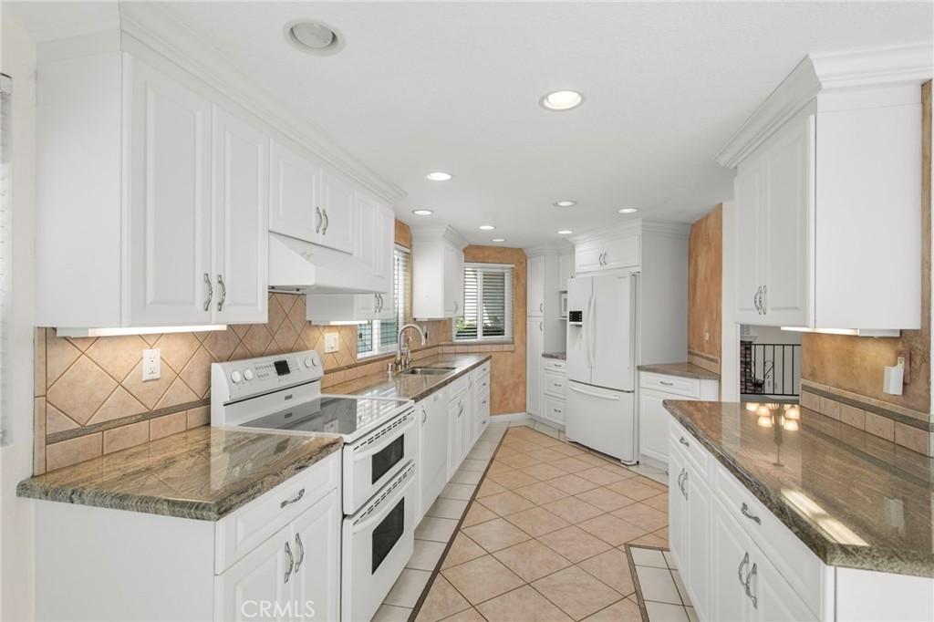 MLS #OC25238485 image #0