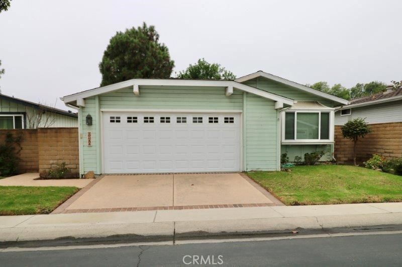 MLS #OC25238608 image #0