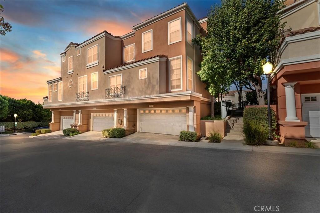 MLS #OC25239276 image #0