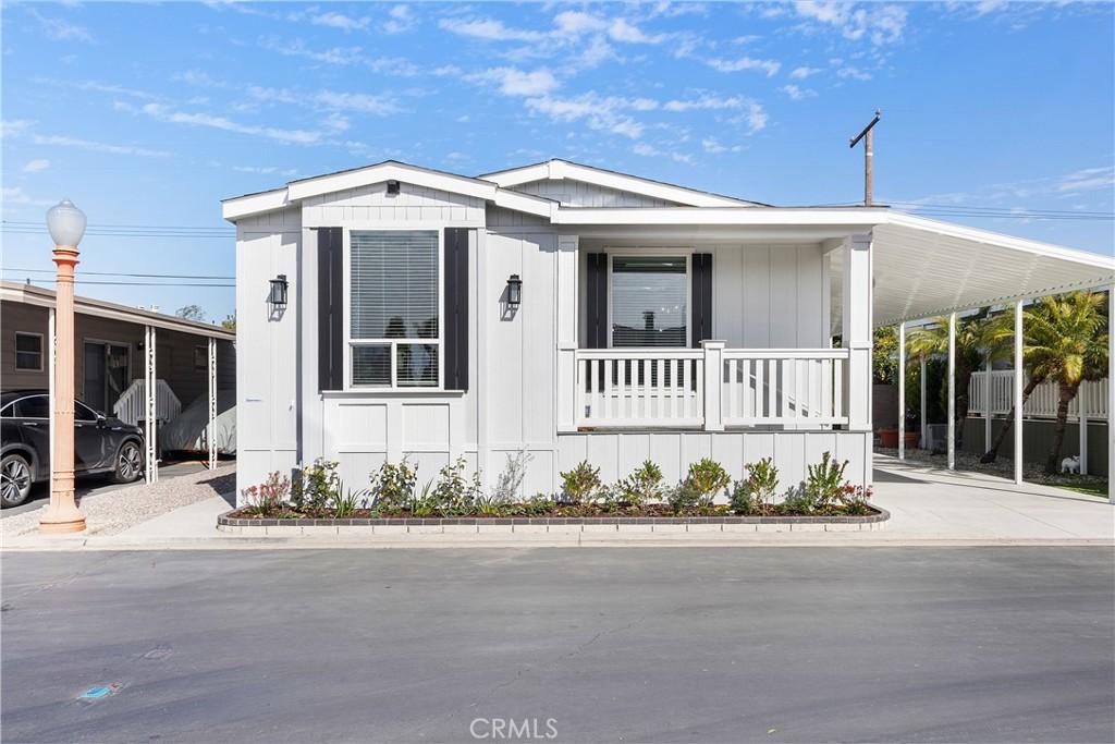 MLS #OC25240184 image #0