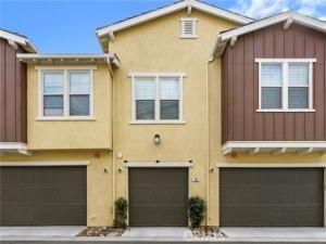 MLS #OC25240206 image #0