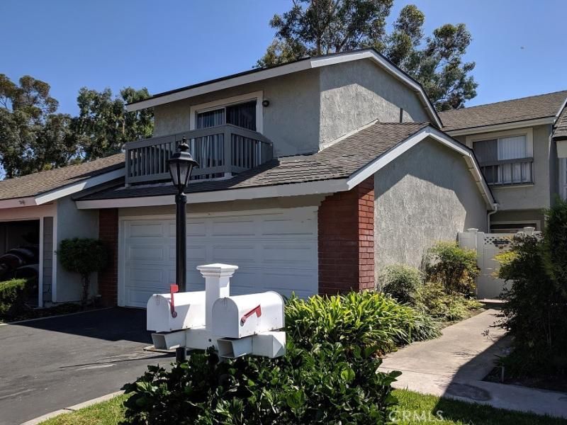 MLS #OC25240467 image #0