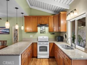 MLS #OC25240532 image #0