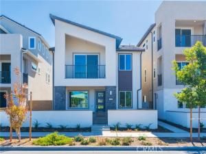 MLS #OC25240552 image #0