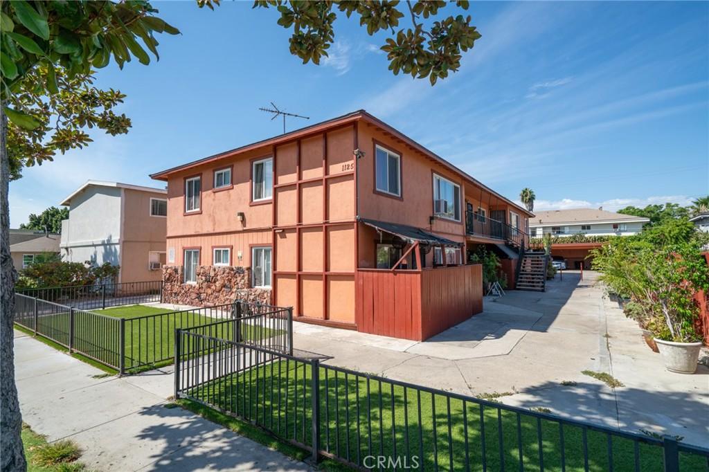 MLS #OC25240570 image #0