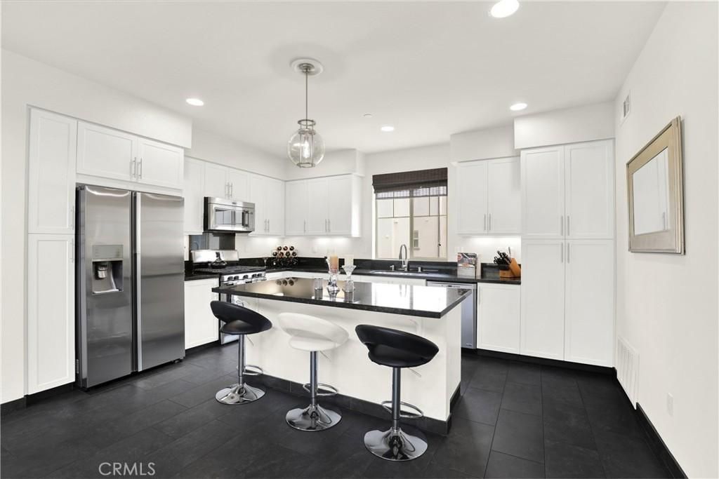 MLS #OC25240620 image #0