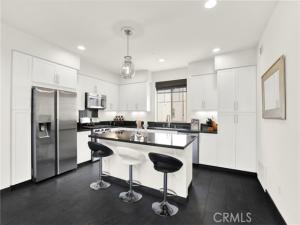 MLS #OC25240620 image #0