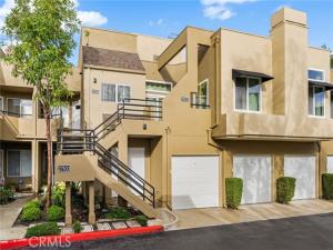 MLS #OC25240681 image #0