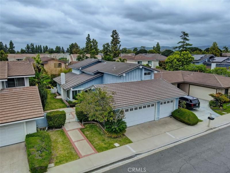 MLS #OC25241006 image #0