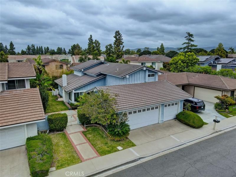 MLS #OC25241006 image #0