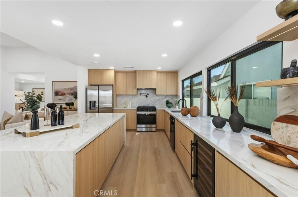 MLS #OC25241301 image #0