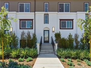 MLS #OC25241320 image #0