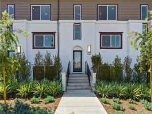 MLS #OC25241320 image #0