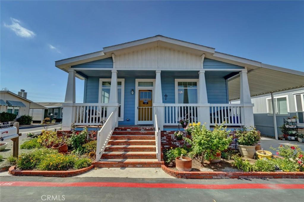 MLS #OC25242063 image #0