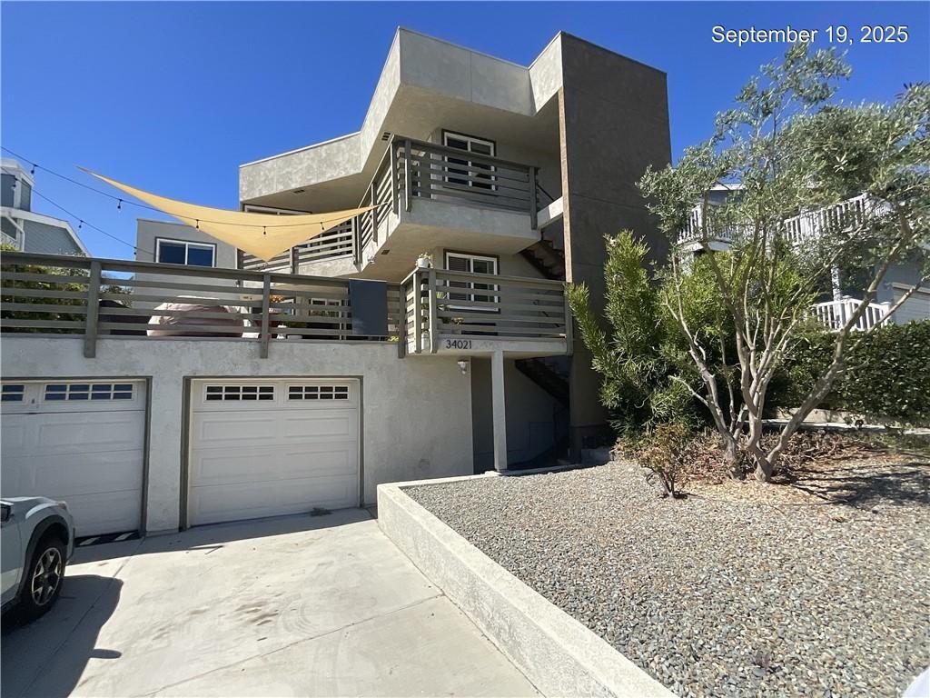 MLS #OC25242108 image #0