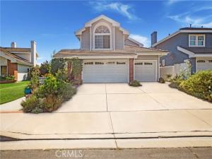 MLS #OC25242178 img 0