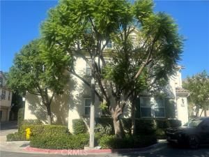 MLS #OC25242284 image #0