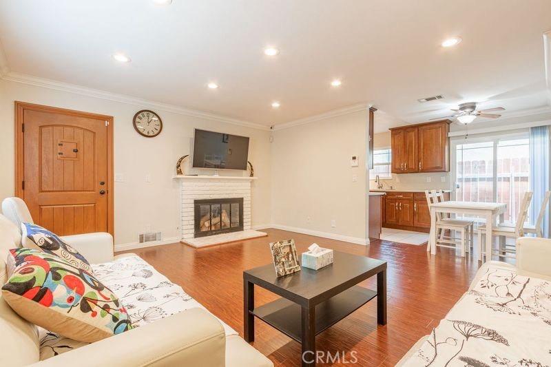 MLS #OC25242426 image #0