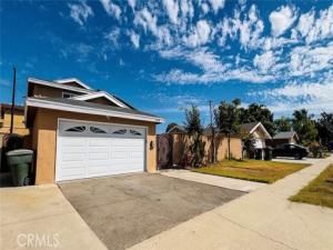 MLS #OC25242653 image #0