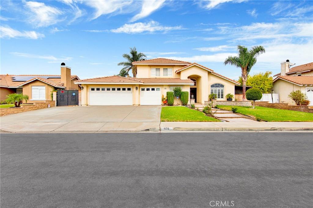 MLS #OC25242779 image #0