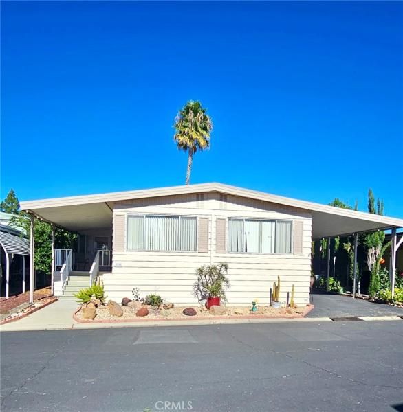 MLS #OC25242986 image #0