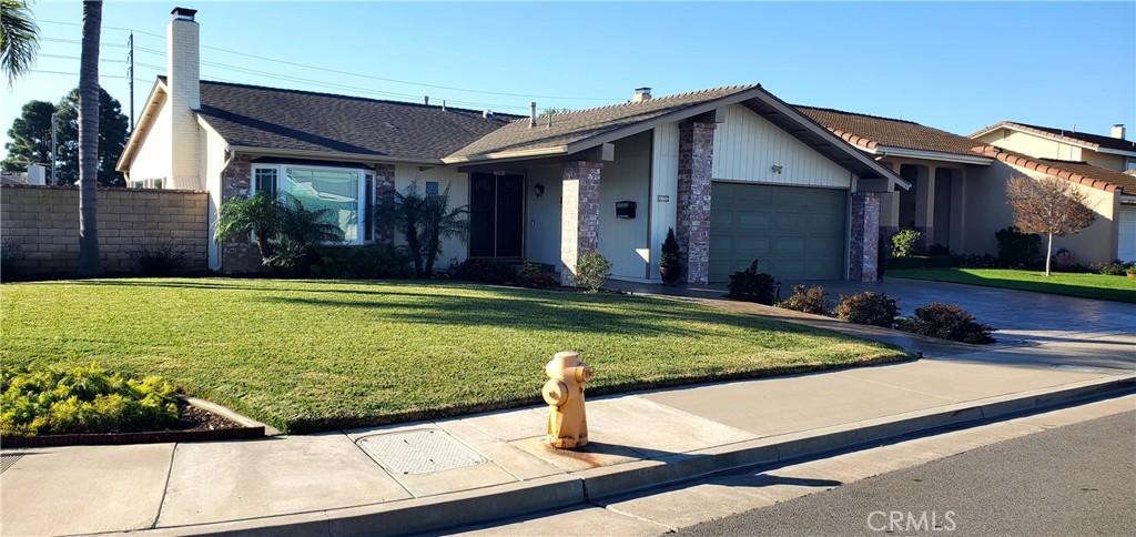 MLS #OC25243138 image #0