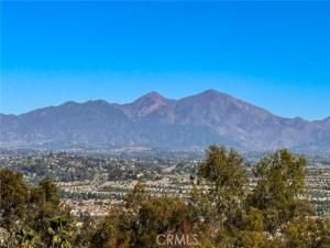 MLS #OC25243490 image #0