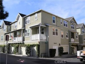 MLS #OC25243528 image #0