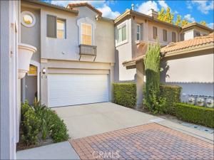 MLS #OC25244282 image #0