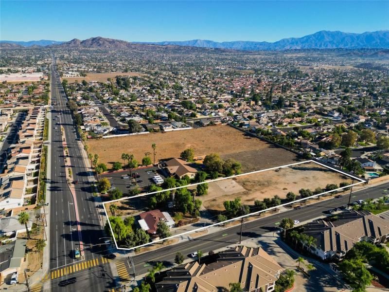 MLS #OC25244327 image #0