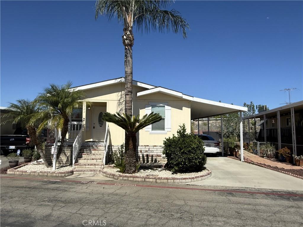 MLS #OC25244435 image #0