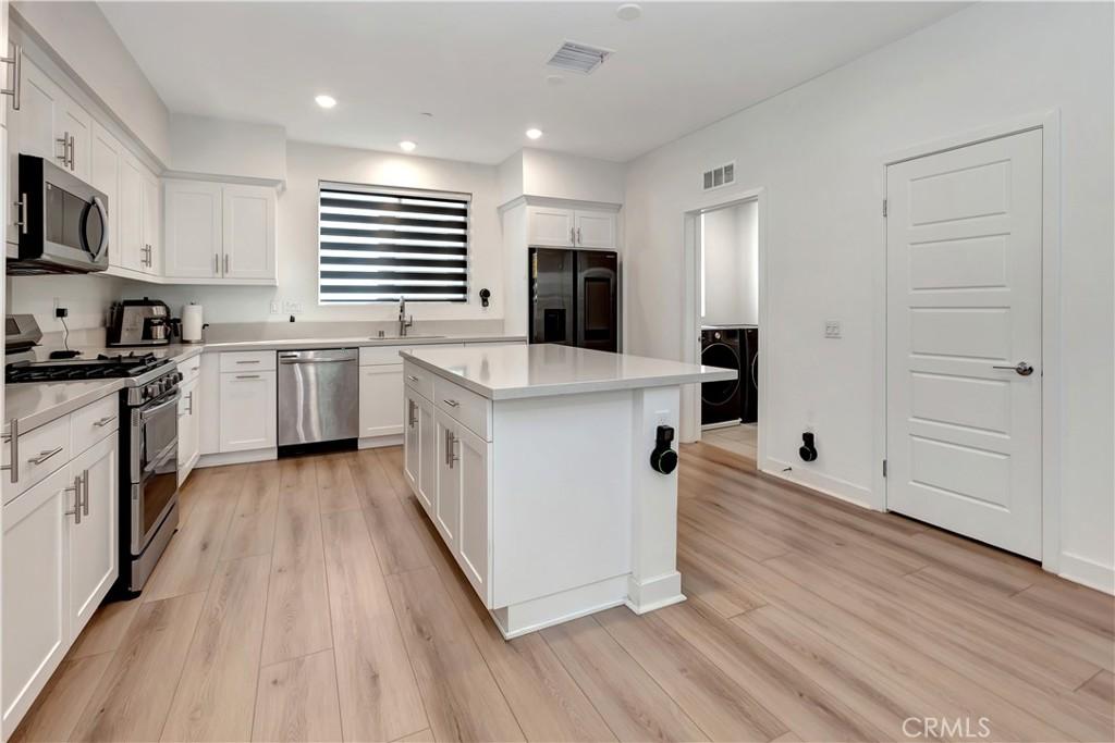 MLS #OC25244510 image #0