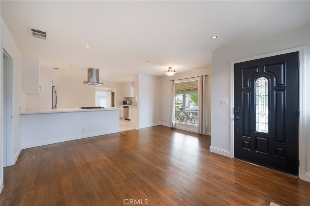 MLS #OC25244856 image #0