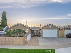 MLS #OC25244880 image #0