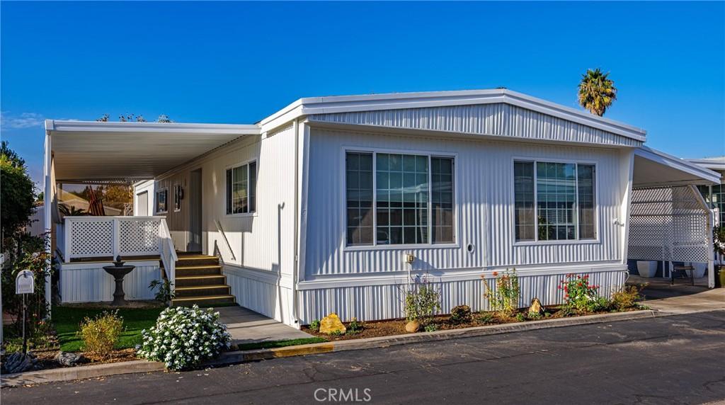 MLS #OC25245120 image #0