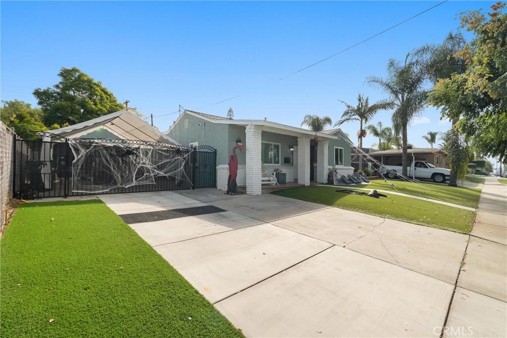 MLS #OC25245444 image #0