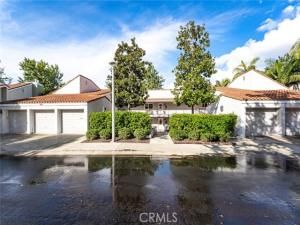 MLS #OC25245692 image #0