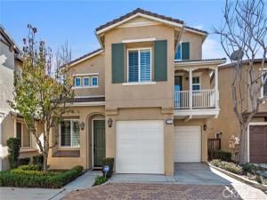 MLS #OC25245786 image #0