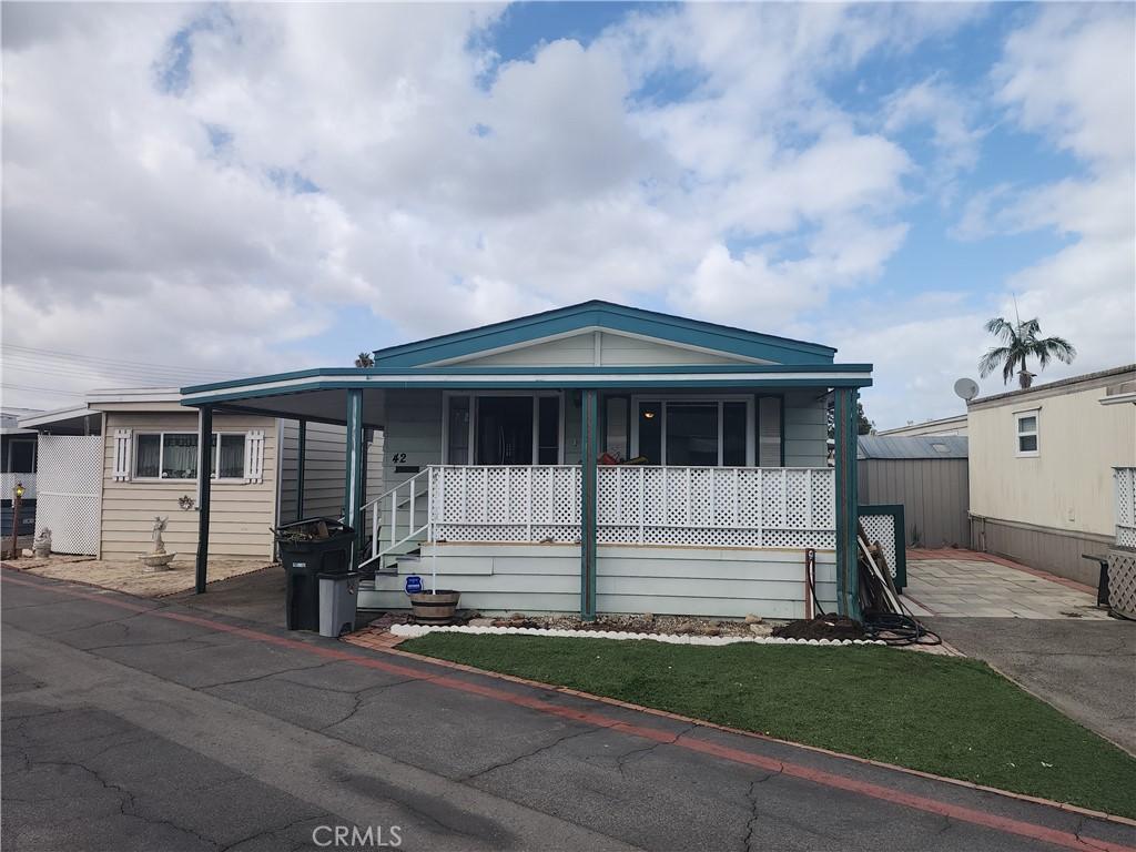 MLS #OC25245863 image #0