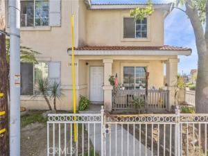 MLS #OC25245952 image #0