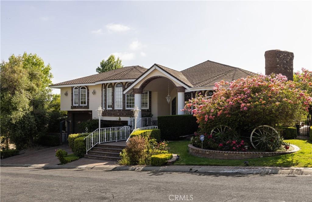 MLS #OC25245967 image #0