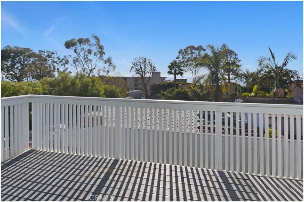 MLS #OC25246159 image #0